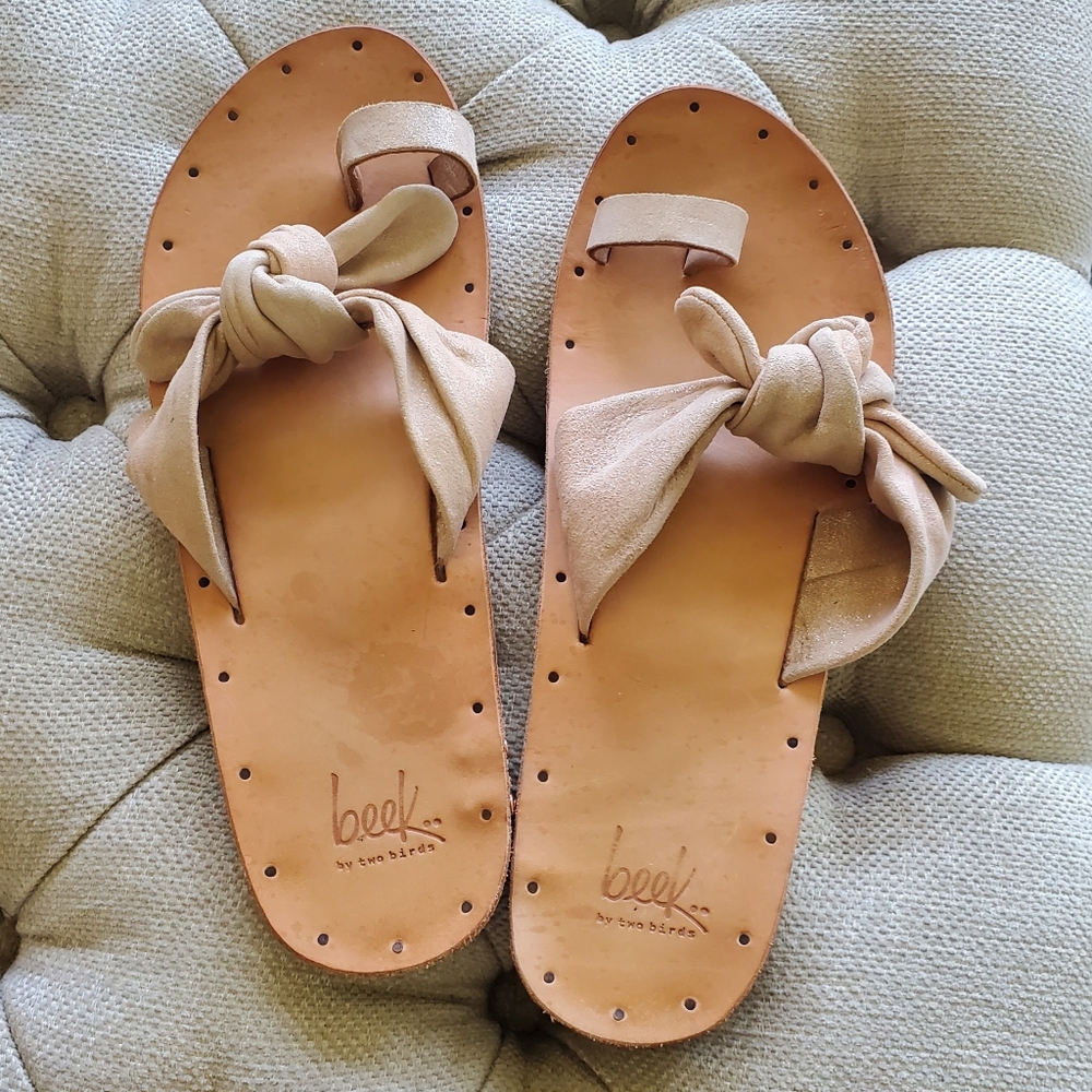 Beek by Two Birds Lory Gold Nude Blush Metallic Knot Bow Sandals Slides